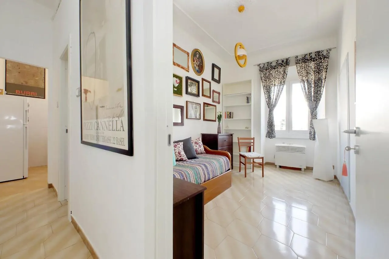Casa Rossi Roma Apartment Italy